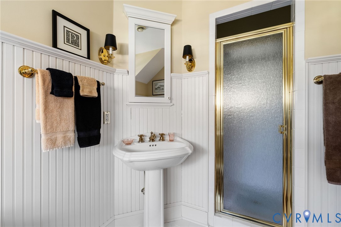 2730 Live Oak Lane Midlothian, VA 23113 - Photo 26 of 31 2nd floor full Bathroom with a wainscoted wall, a