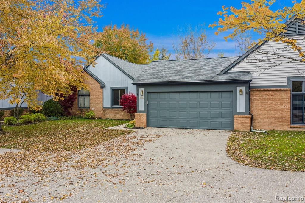 2816 Lochmoor Boulevard, Lake Orion, MI 48360 Compass