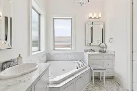 $499,900 | 2 Laux Manor Drive, Metairie, LA 70003