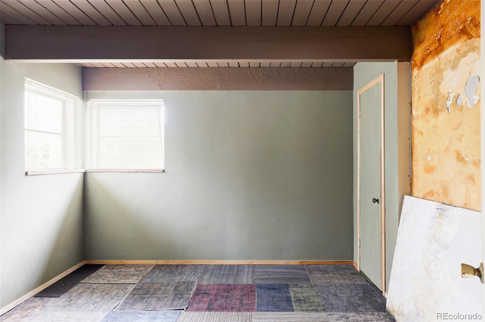 3025 Glencoe Street Denver, CO 80207 - Photo 17 of 26 a view of room