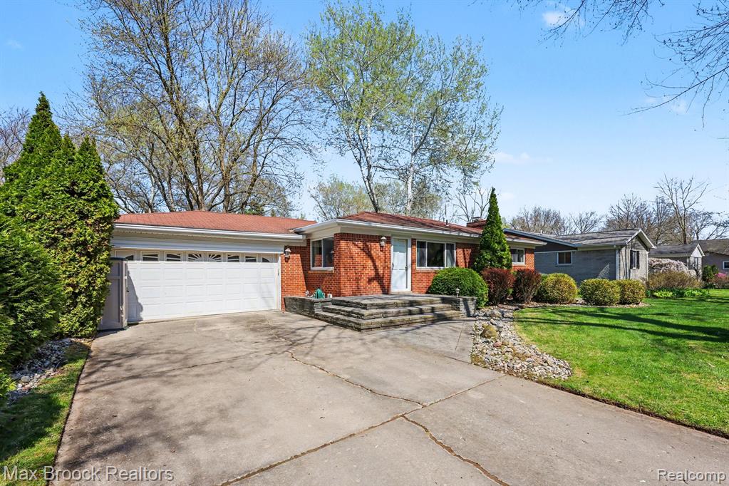 33711 Schneider Road Chesterfield, MI 48047 - Photo 27 of 33 Gallery Image 27