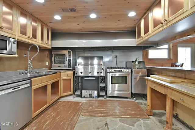 $10,500,000 | 6720 Erie Road, Sweetwater, TN 37874