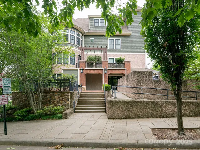 $309,900 | 190 Broadway Street, Unit 310, Asheville, NC 28801