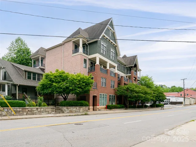 $309,900 | 190 Broadway Street, Unit 310, Asheville, NC 28801