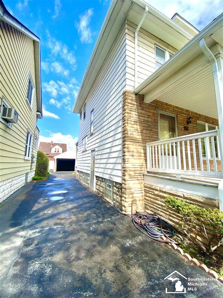 87 Walnut Street River Rouge, MI 48218 - Photo 51 of 61 50039164-50.JPG