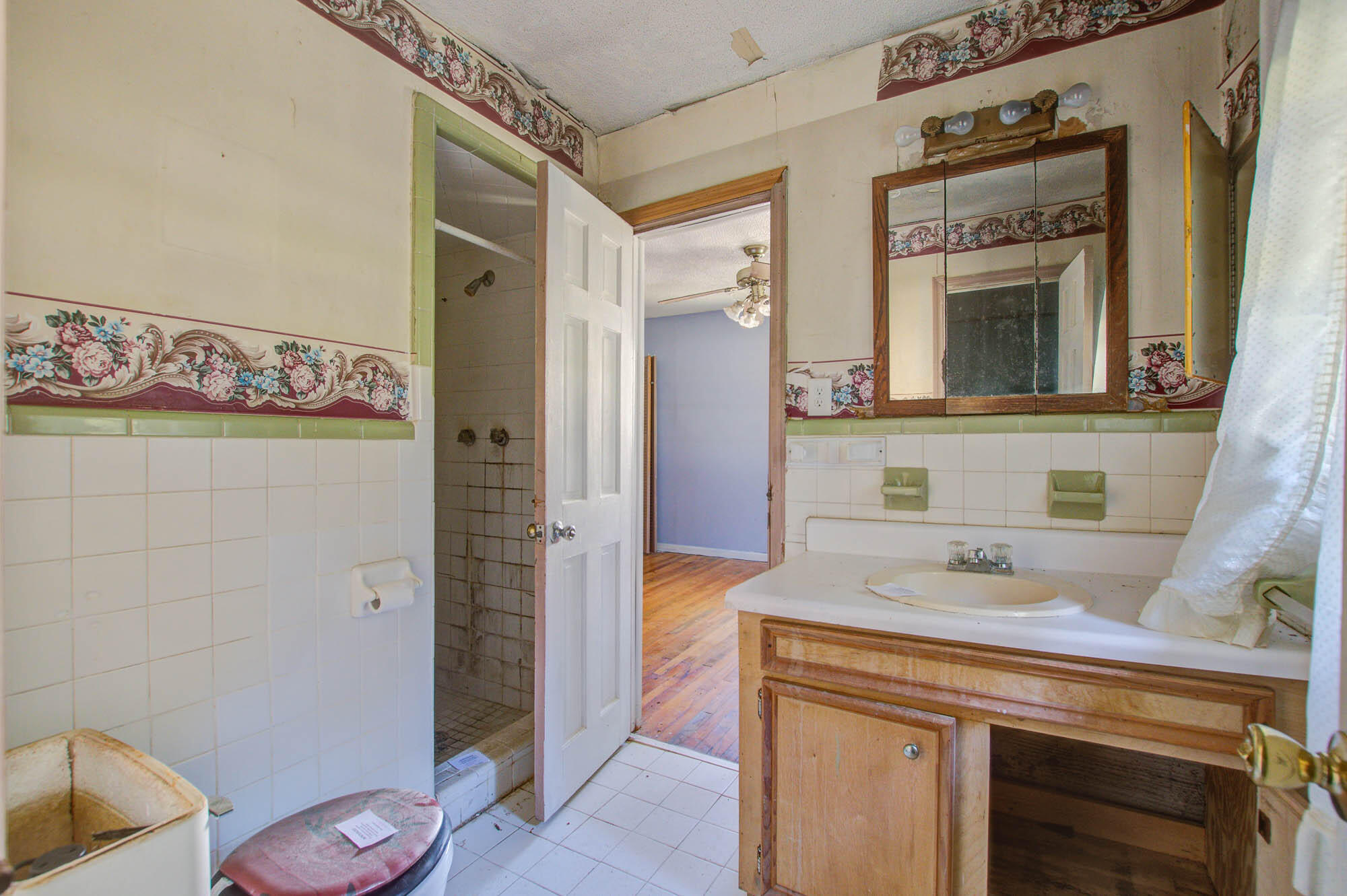 1819 Folly Road Charleston, SC 29412 - Photo 22 of 48 1819 (30)