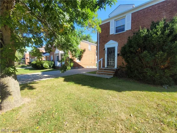 $1,000 | 255 East 250th Street, Euclid, OH 44132