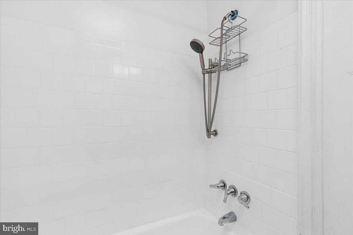 772 South Woodington Road Baltimore, MD 21229 - Photo 16 of 28 Gallery Image 16
