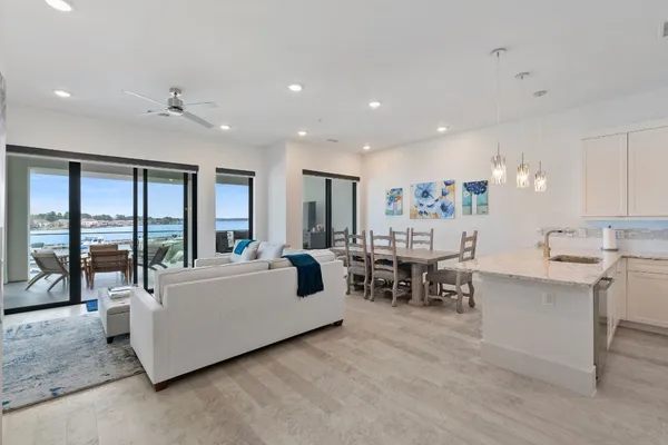$720,000 | 199 Waterpoint Court, Unit 213, Montgomery, TX 77356