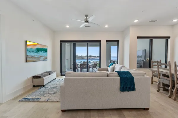 $720,000 | 199 Waterpoint Court, Unit 213, Montgomery, TX 77356