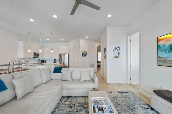 $720,000 | 199 Waterpoint Court, Unit 213, Montgomery, TX 77356