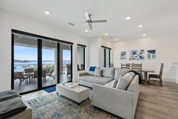 $720,000 | 199 Waterpoint Court, Unit 213, Montgomery, TX 77356