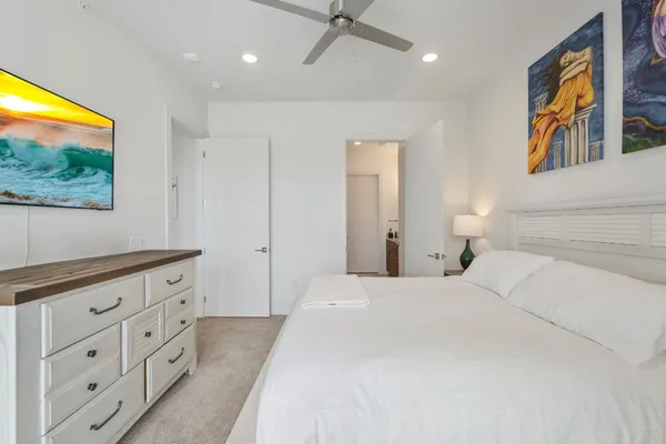 $720,000 | 199 Waterpoint Court, Unit 213, Montgomery, TX 77356