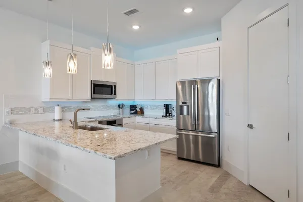 $720,000 | 199 Waterpoint Court, Unit 213, Montgomery, TX 77356