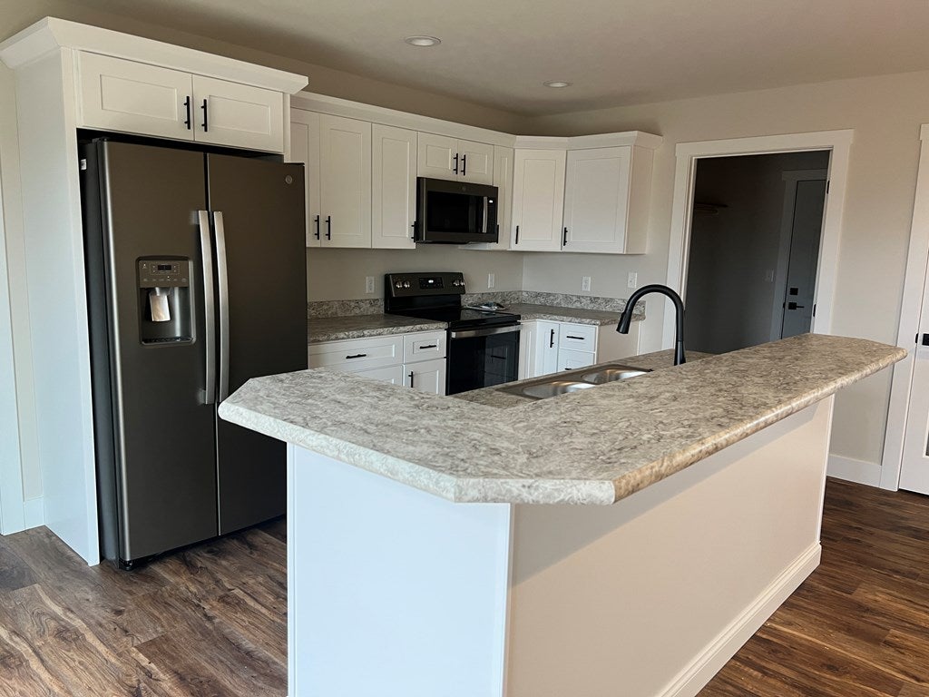 626 7th Street Phillips, NE 68865 - Photo 4 of 21 Gallery Image 4