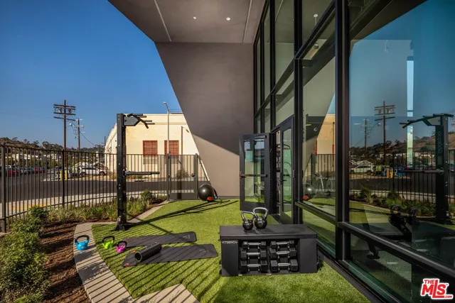 $3,405 | 1101 North Main Street, Unit C344, Los Angeles, CA 90012