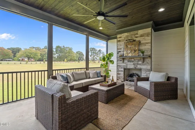 $899,900 | 200 Broadleaf Lane, Louisburg, NC 27549