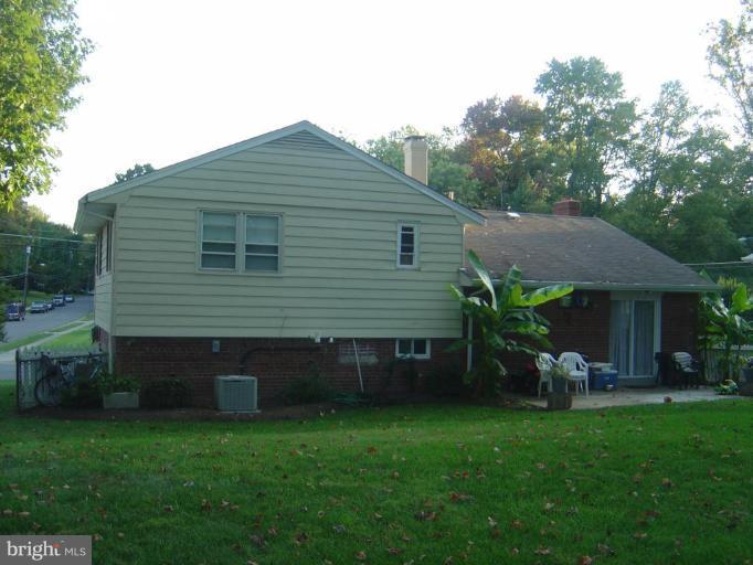 7308 Chatham Street Springfield, VA 22151 - Photo 8 of 12 Exterior (Rear)
