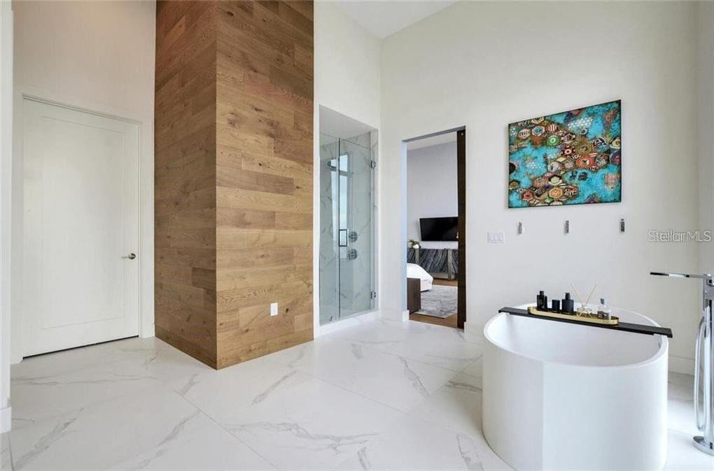 588 Riviera Drive Tampa, FL 33606 - Photo 16 of 26