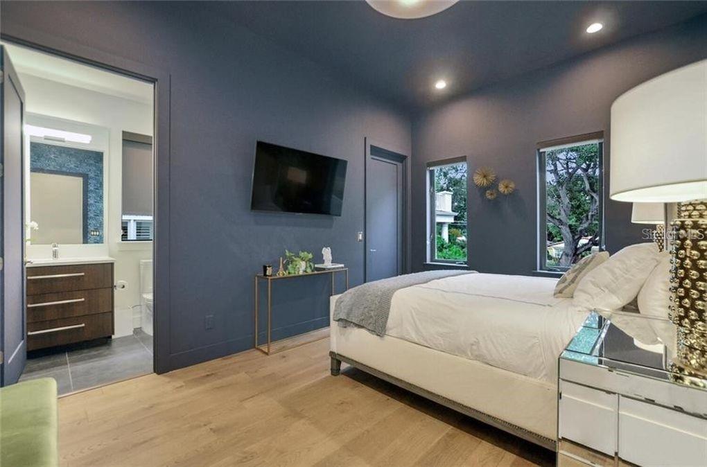 588 Riviera Drive Tampa, FL 33606 - Photo 22 of 26