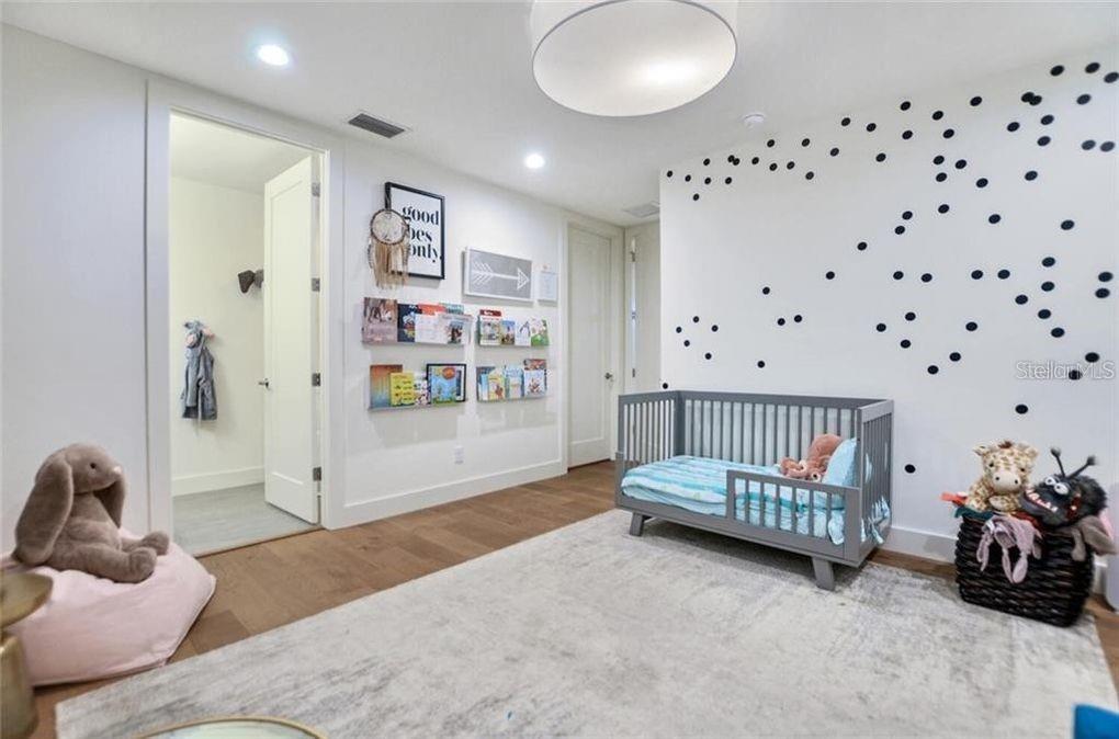 588 Riviera Drive Tampa, FL 33606 - Photo 24 of 26