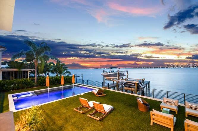 588 Riviera Drive Tampa, FL 33606 - Photo 3 of 26