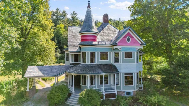 $879,000 | 2248 Highway 15, Cambridge, VT 05444