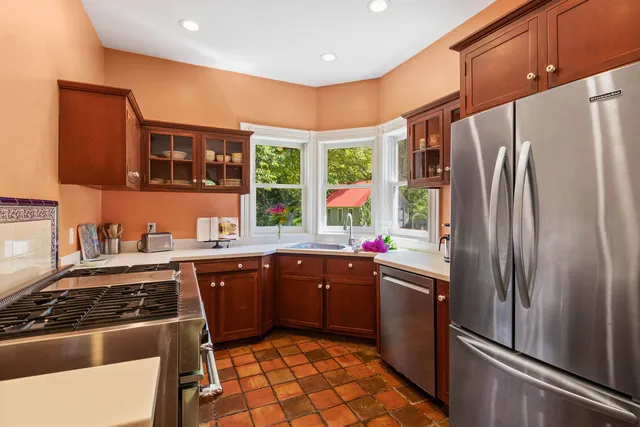 $879,000 | 2248 Highway 15, Cambridge, VT 05444