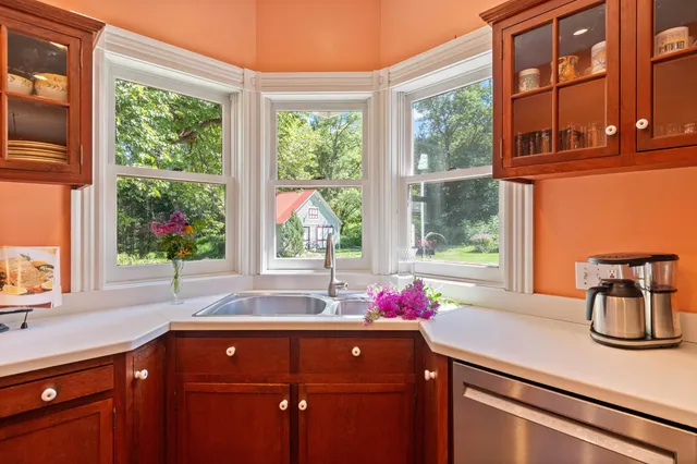 $879,000 | 2248 Highway 15, Cambridge, VT 05444