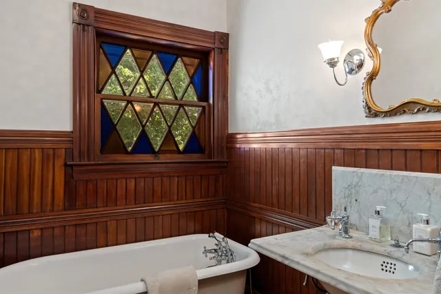 $879,000 | 2248 Highway 15, Cambridge, VT 05444