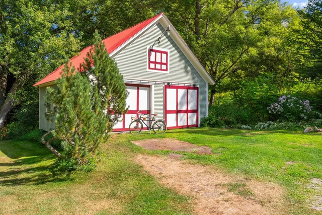 $879,000 | 2248 Highway 15, Cambridge, VT 05444