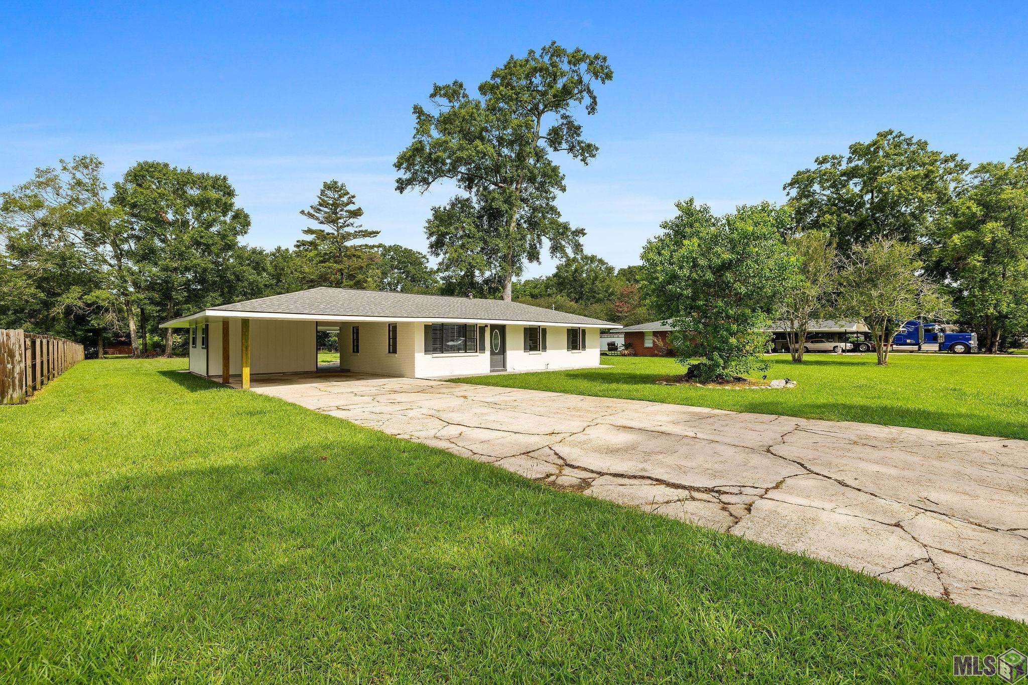 10061 Moss Lea Drive Baton Rouge, LA 70818 - Photo 2 of 22