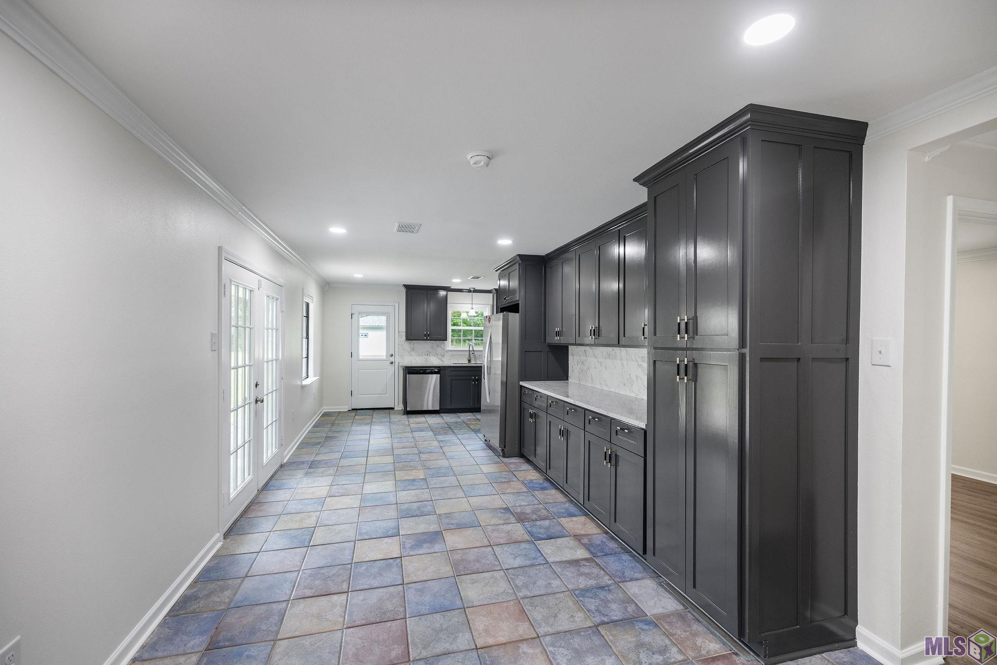 10061 Moss Lea Drive Baton Rouge, LA 70818 - Photo 5 of 22