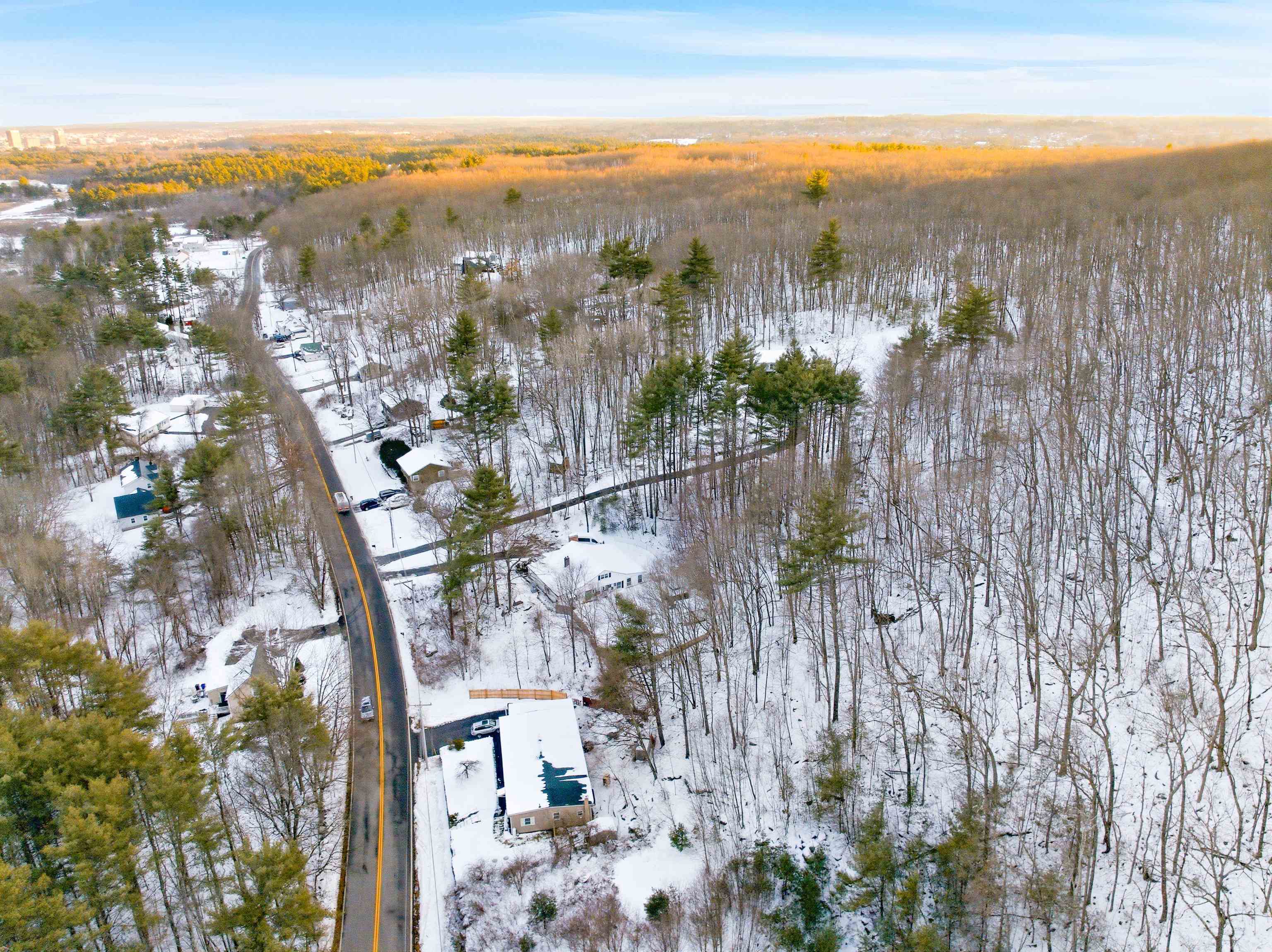 77 Straw Road Manchester, NH 03102 - Photo 13 of 57