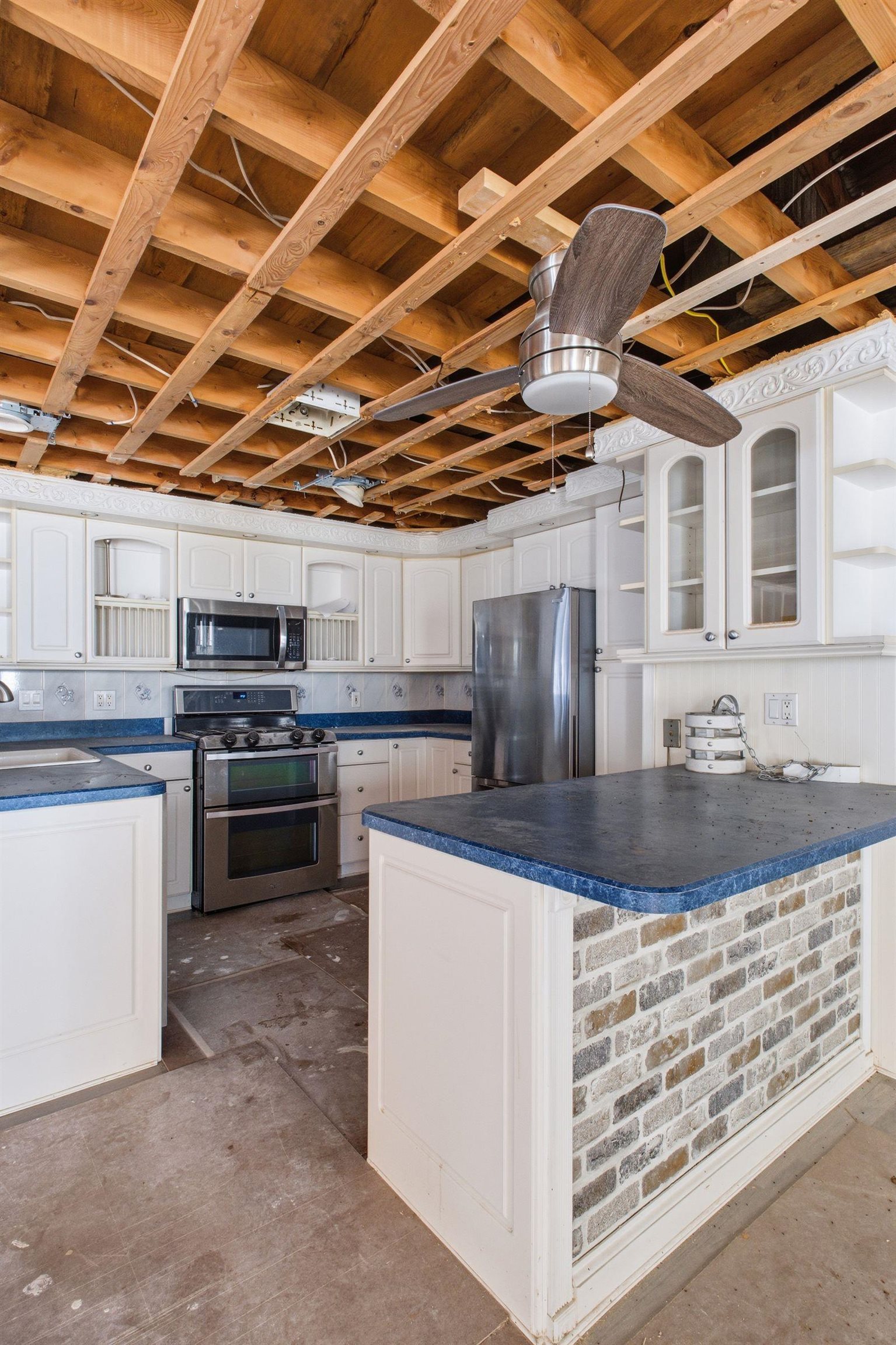 77 Straw Road Manchester, NH 03102 - Photo 23 of 57