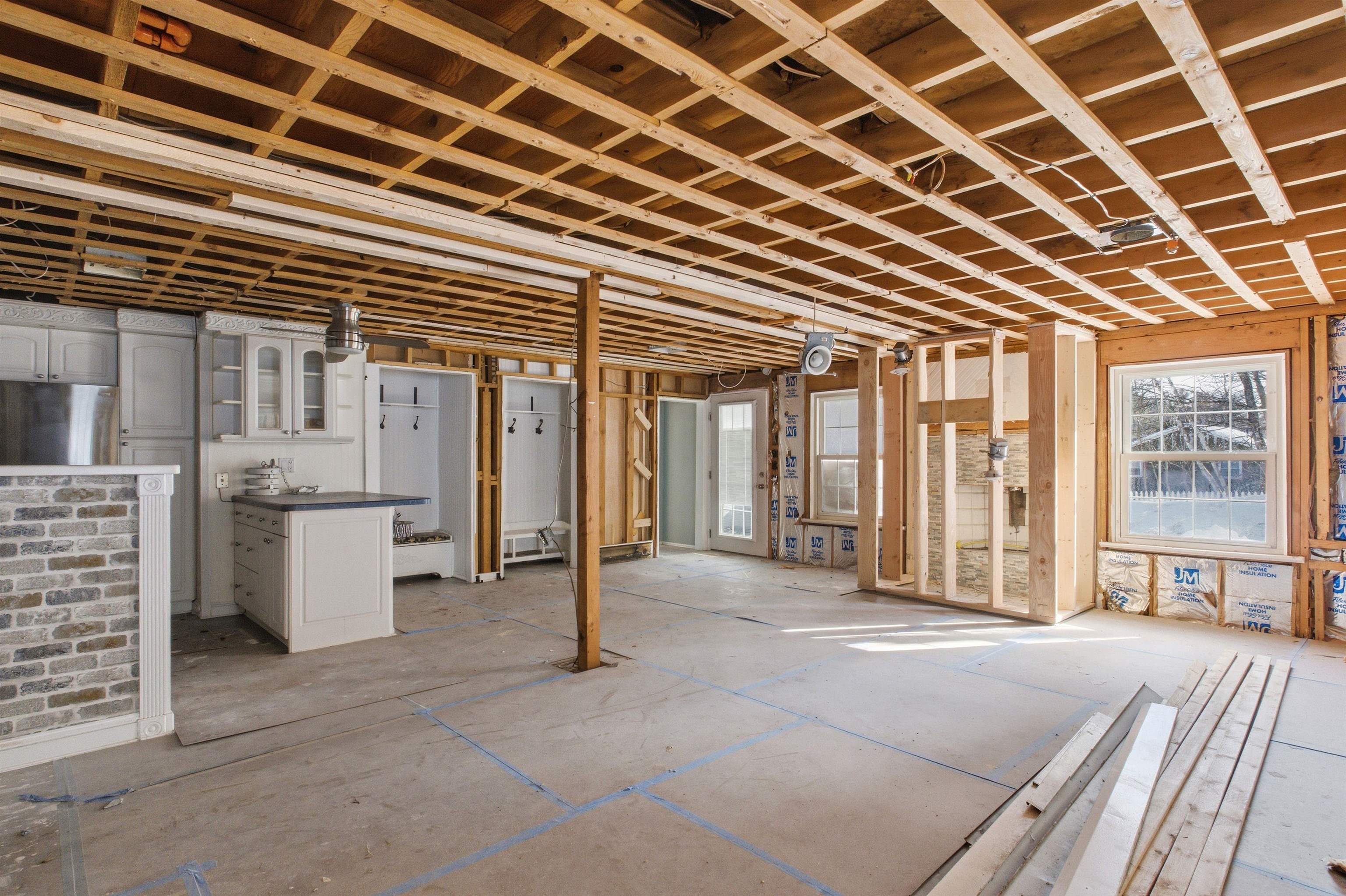 77 Straw Road Manchester, NH 03102 - Photo 26 of 57