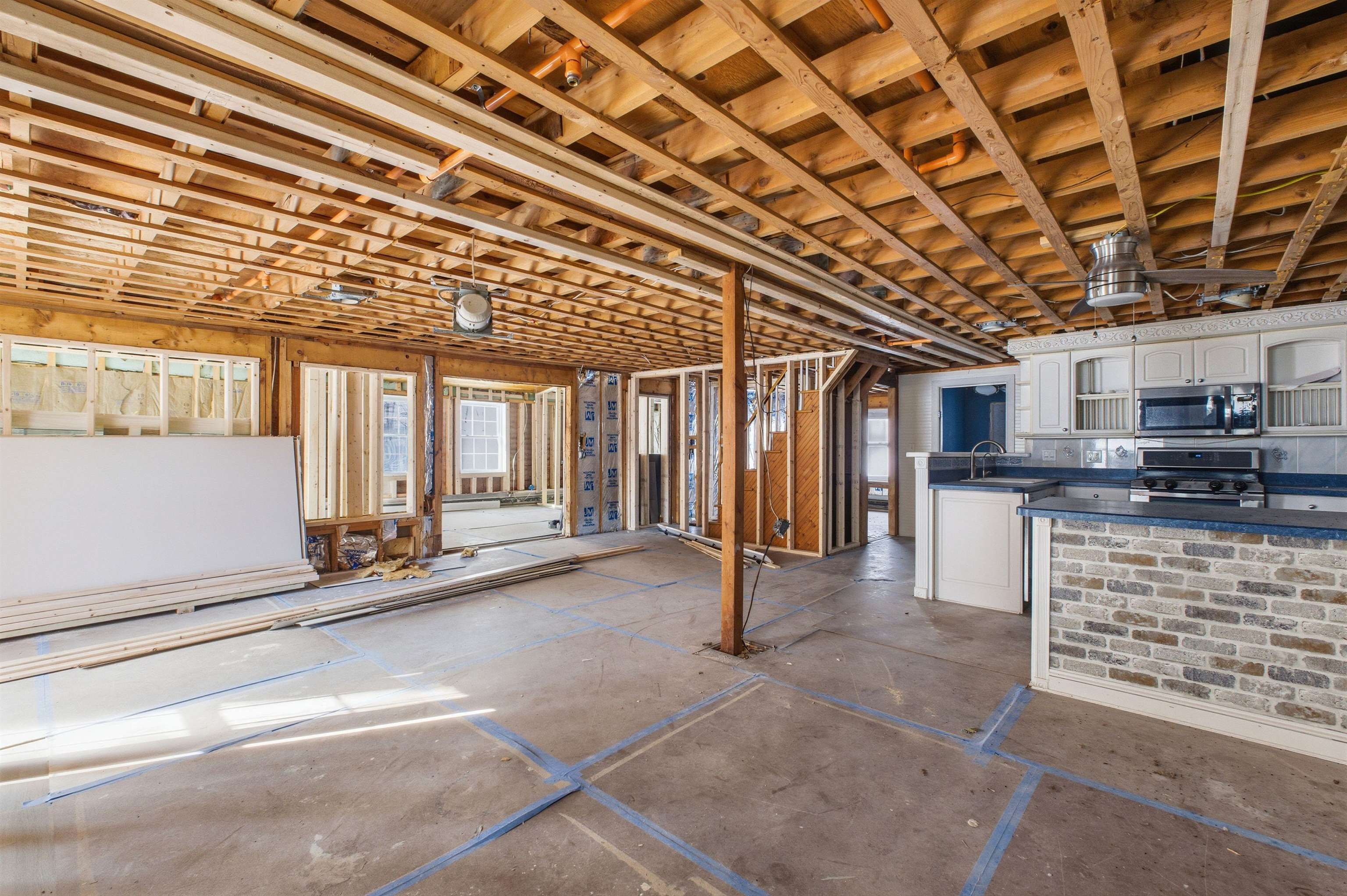 77 Straw Road Manchester, NH 03102 - Photo 28 of 57