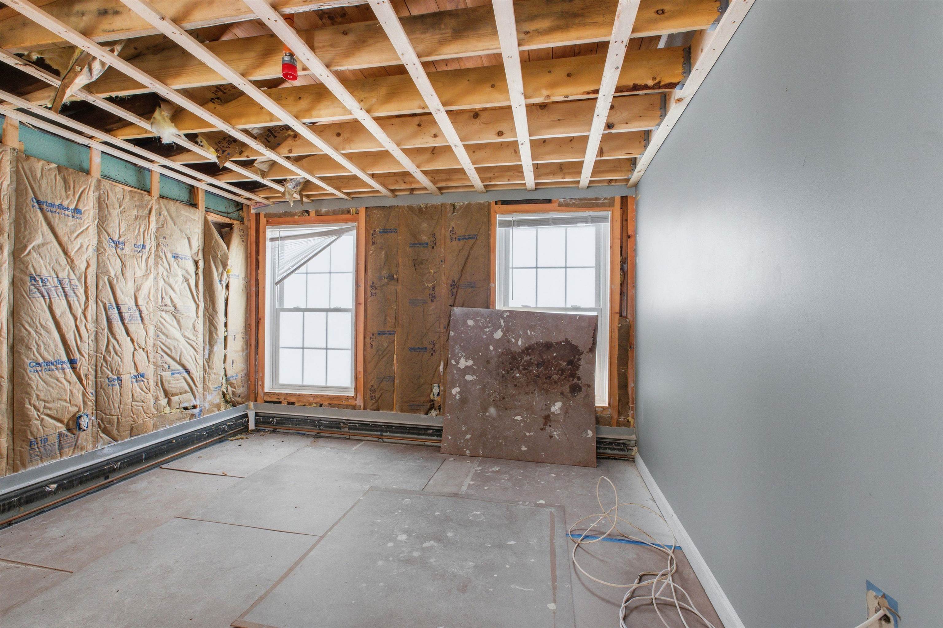 77 Straw Road Manchester, NH 03102 - Photo 30 of 57