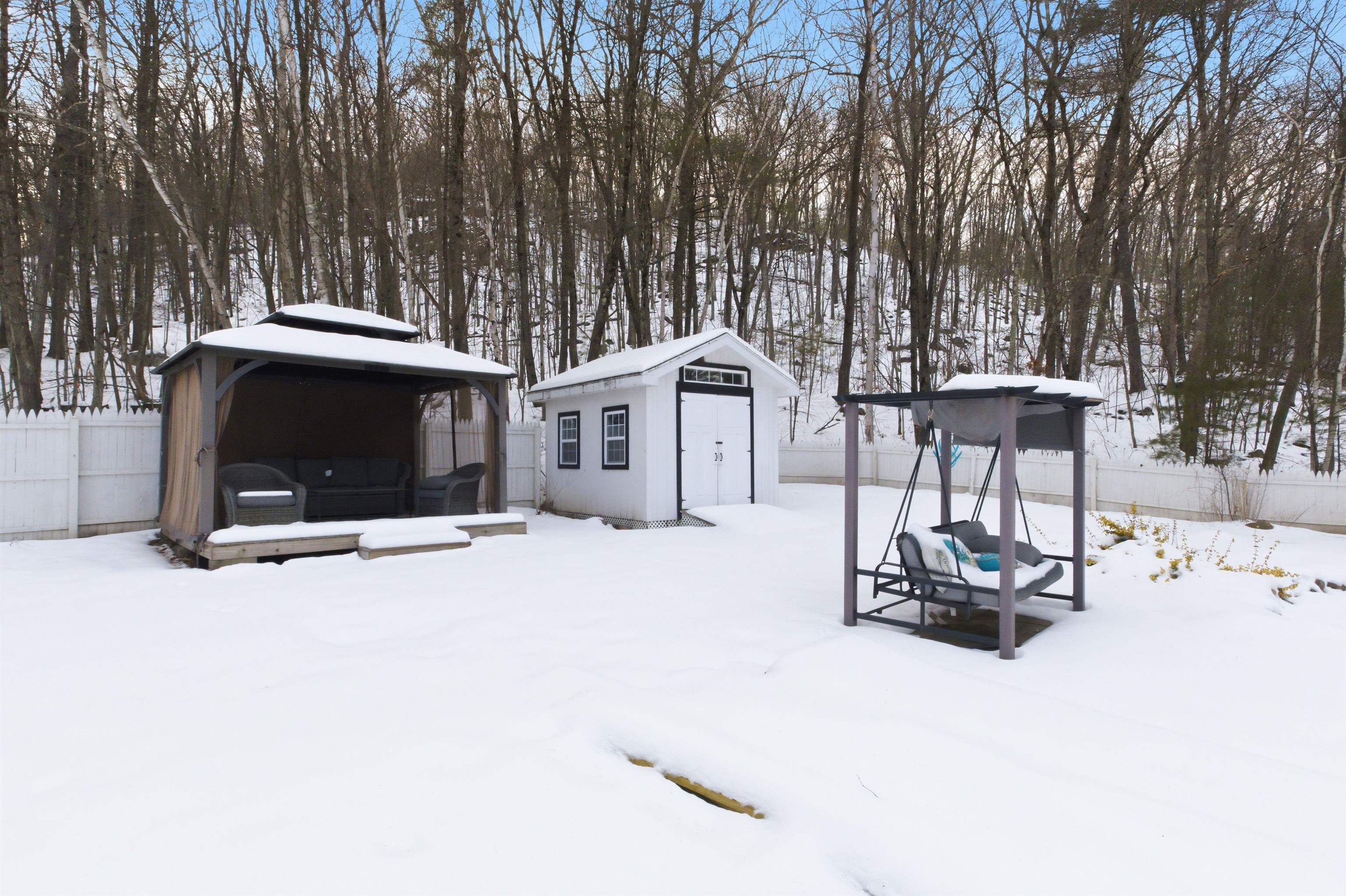 77 Straw Road Manchester, NH 03102 - Photo 6 of 57