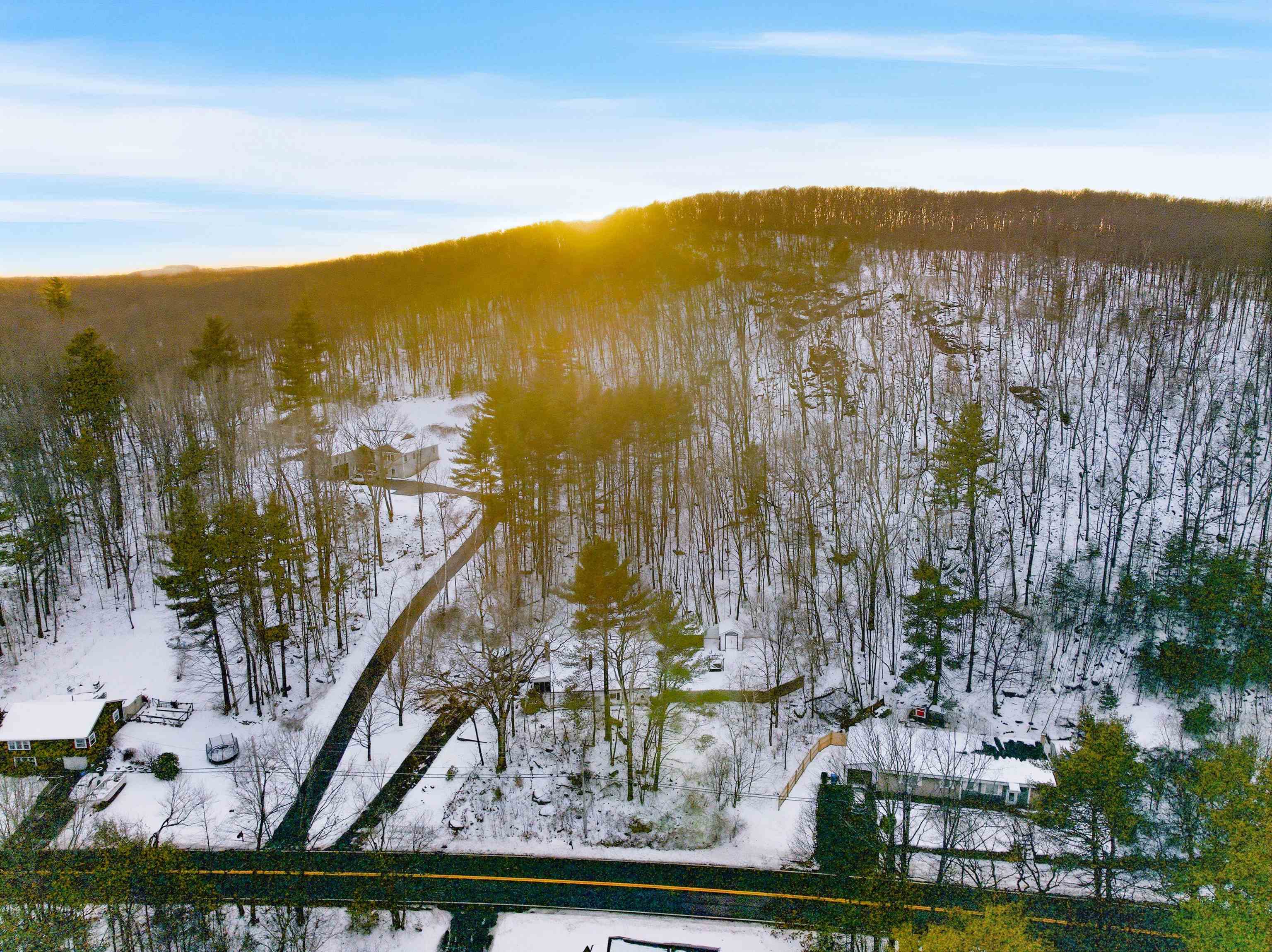 77 Straw Road Manchester, NH 03102 - Photo 10 of 57