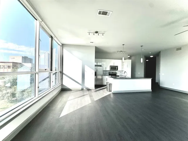 $2,474 | 3788 Richmond Avenue, Unit 1401, Houston, TX 77046