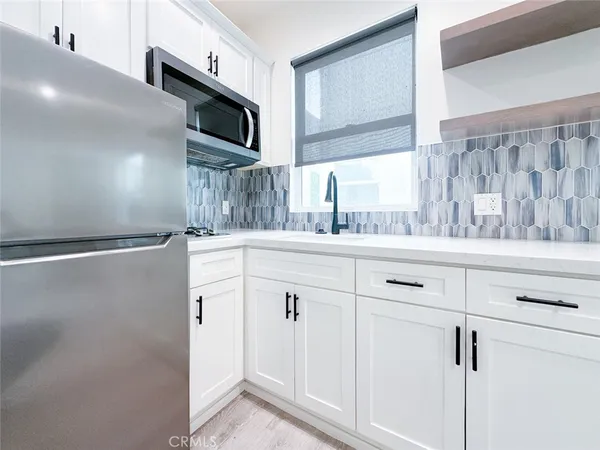 $1,950 | 305 1/2 Main Street, Unit 3, Newport Beach, CA 92661