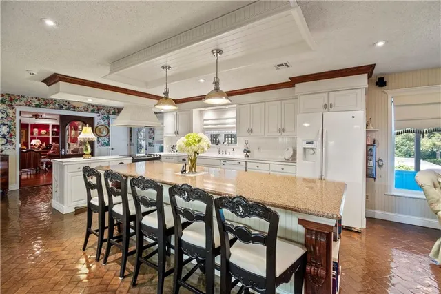 $1,299,000 | 2950 West Eagle View, Garden City, KS 67846