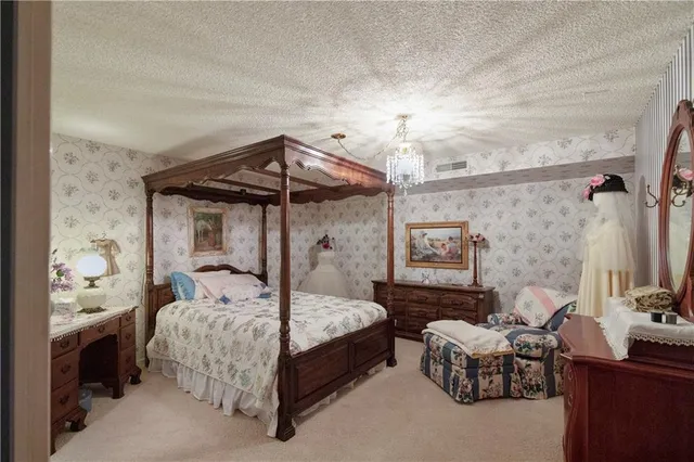 $1,299,000 | 2950 West Eagle View, Garden City, KS 67846