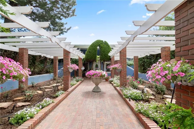 $1,299,000 | 2950 West Eagle View, Garden City, KS 67846