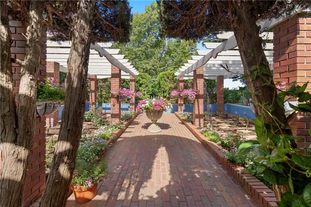 $1,299,000 | 2950 West Eagle View, Garden City, KS 67846