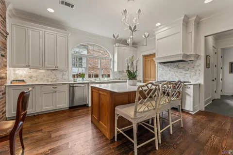 $1,595,000 | 7665 Richards Drive, Baton Rouge, LA 70809