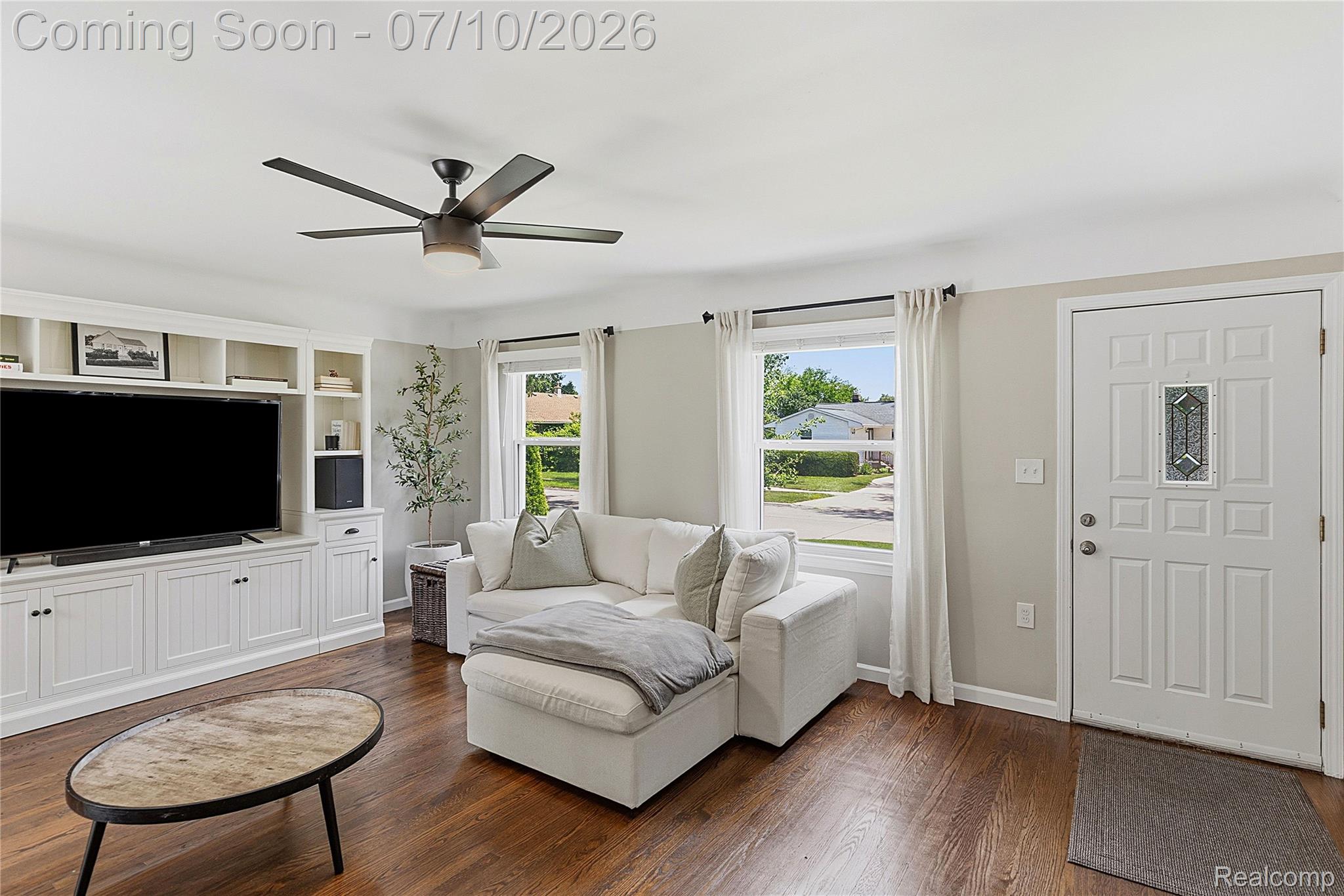 3295 Cumberland Road Berkley, MI 48072 - Photo 4 of 32 Living room