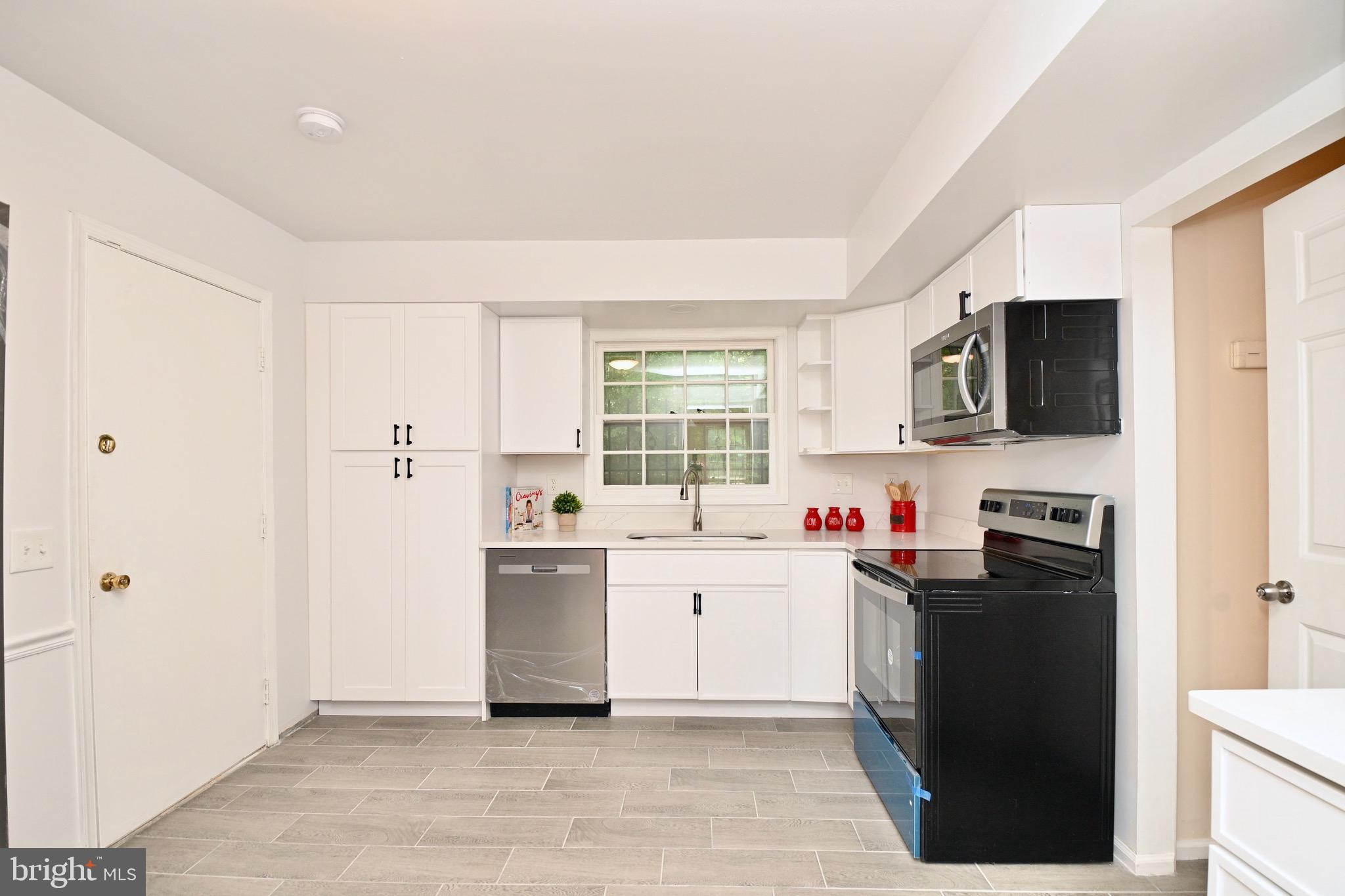 10110 Snowden Road Laurel, MD 20708 - Photo 11 of 56 Kitchen - 1st view