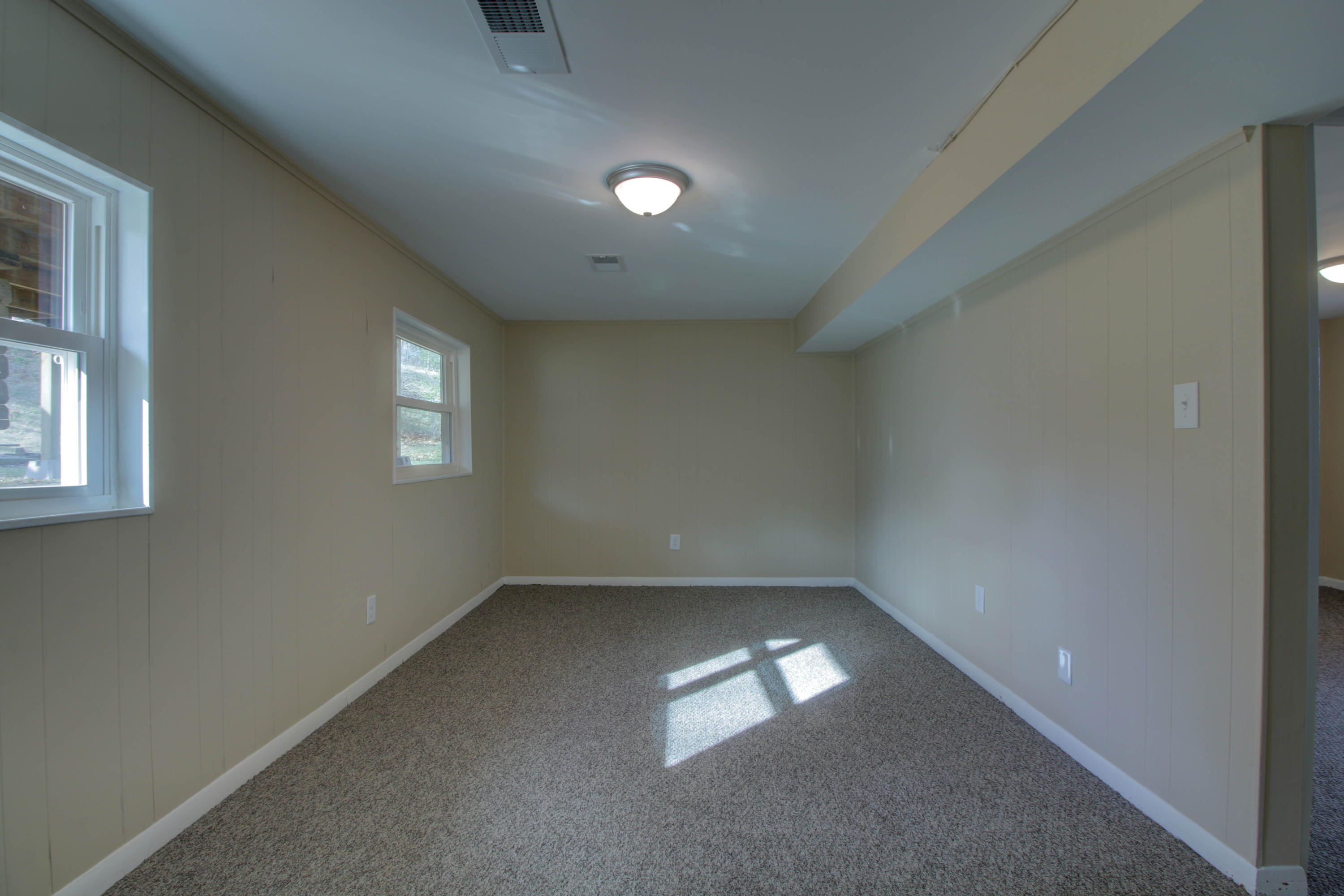 2734 Fernlawn Road Salem, VA 24153 - Photo 20 of 27 IMG_9457_58_59_60_61_62_63